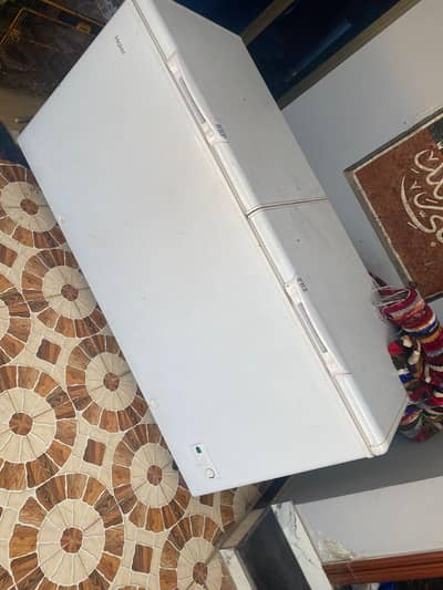 Haeir Double Door Deep Freezer