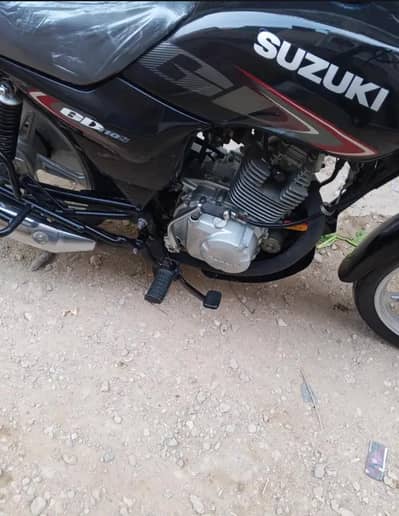 Suzuki gd 110s low mileage 3600km July 2024 contact 03212099329