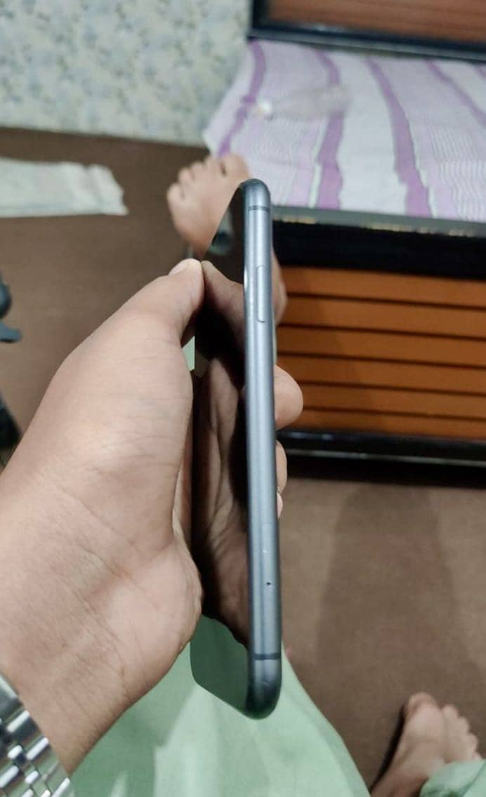 Apple iPhone 11 0