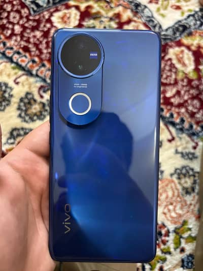 Vivo V50