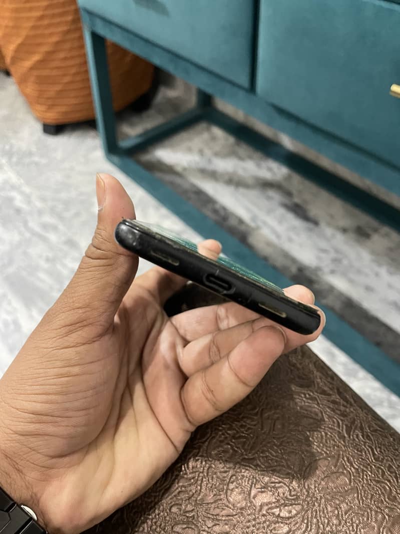 Google Pixel 4a 11