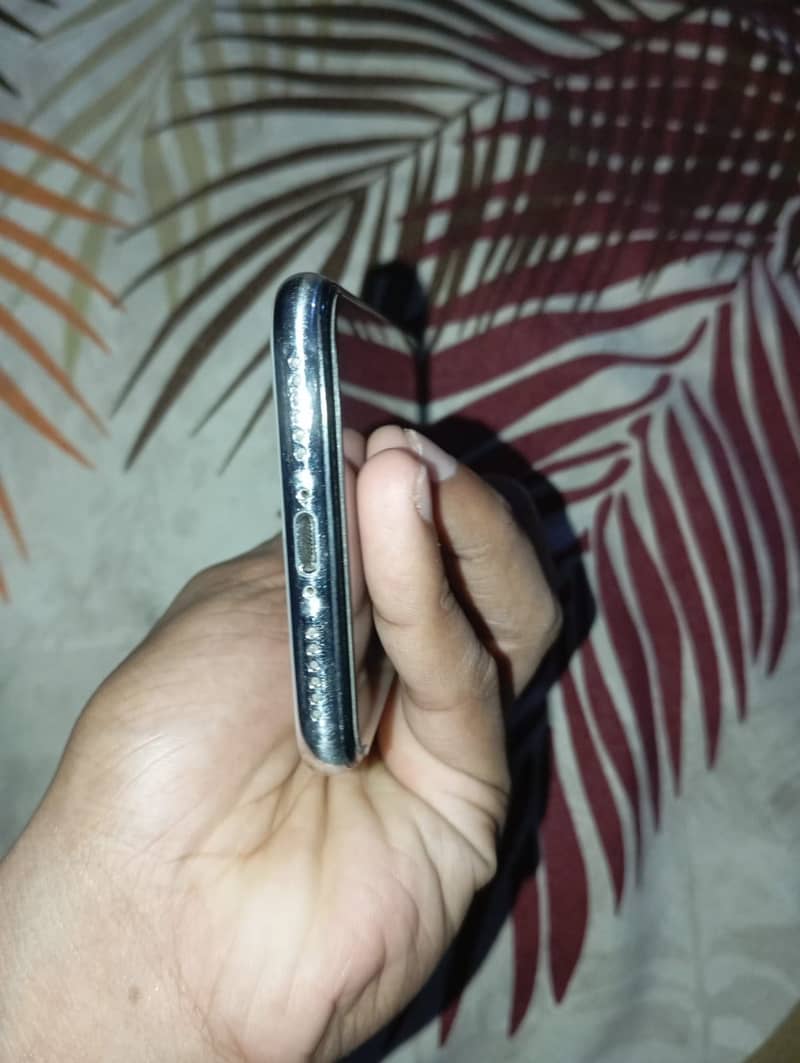 Apple iPhone X 6