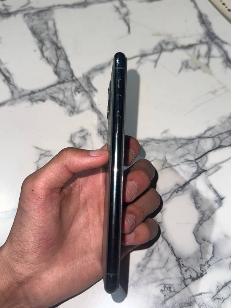 iPhone 11 Pro Max 6