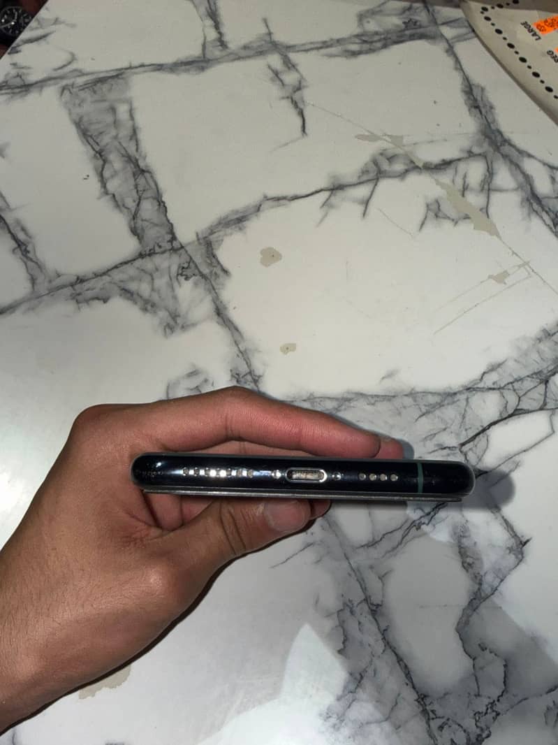 iPhone 11 Pro Max 7