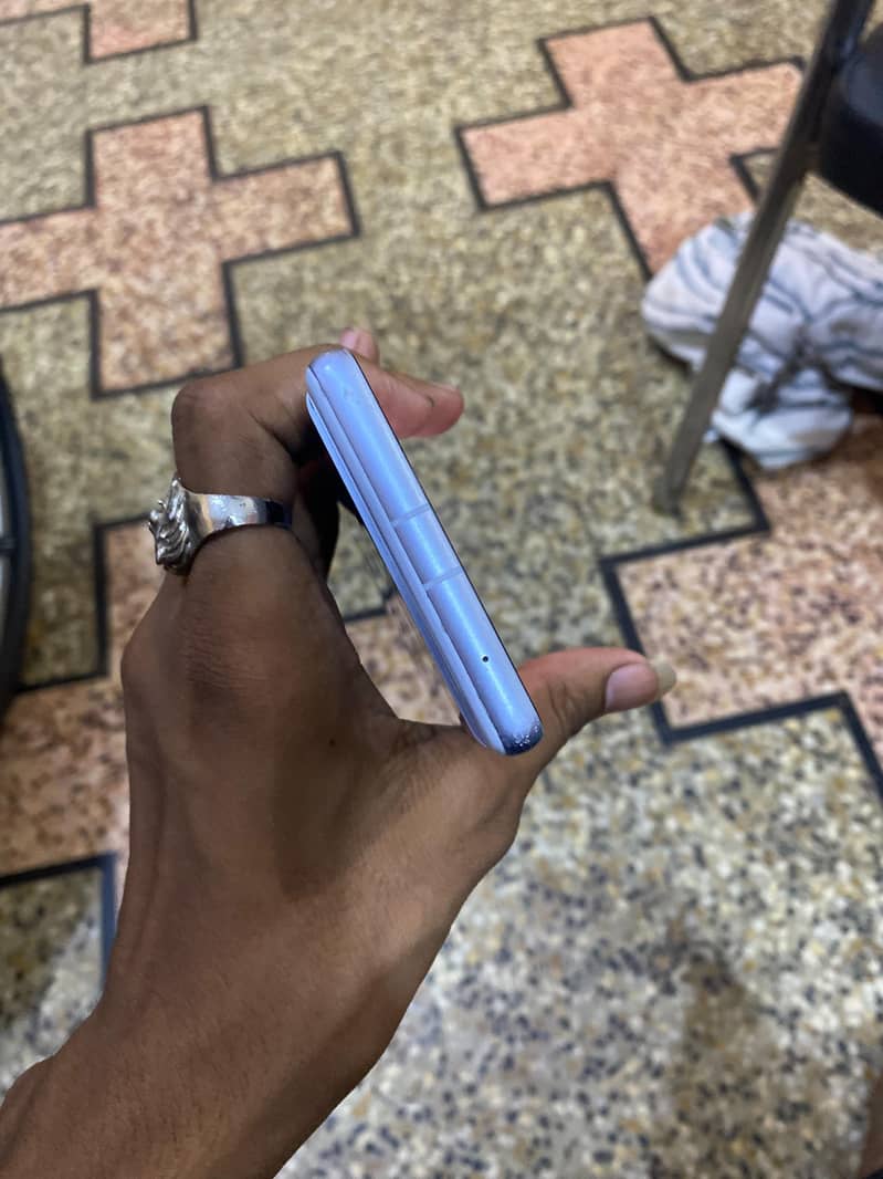 Google Pixel 7a 5