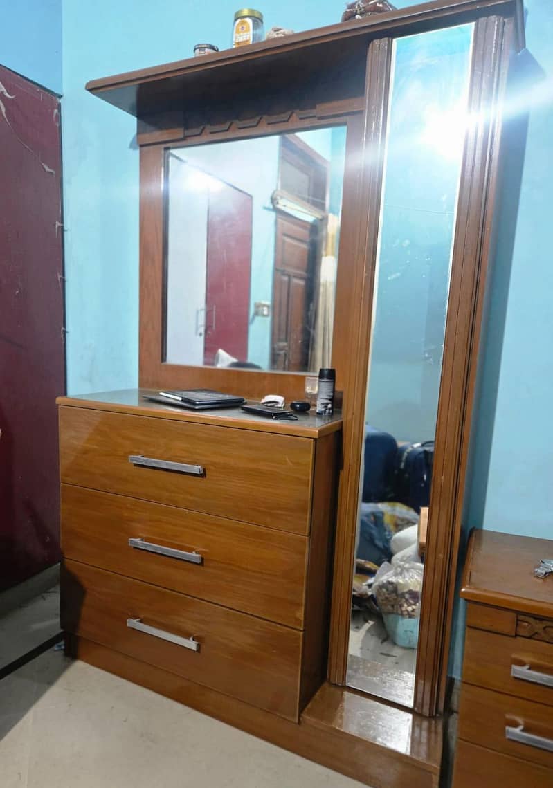 dressing table 0