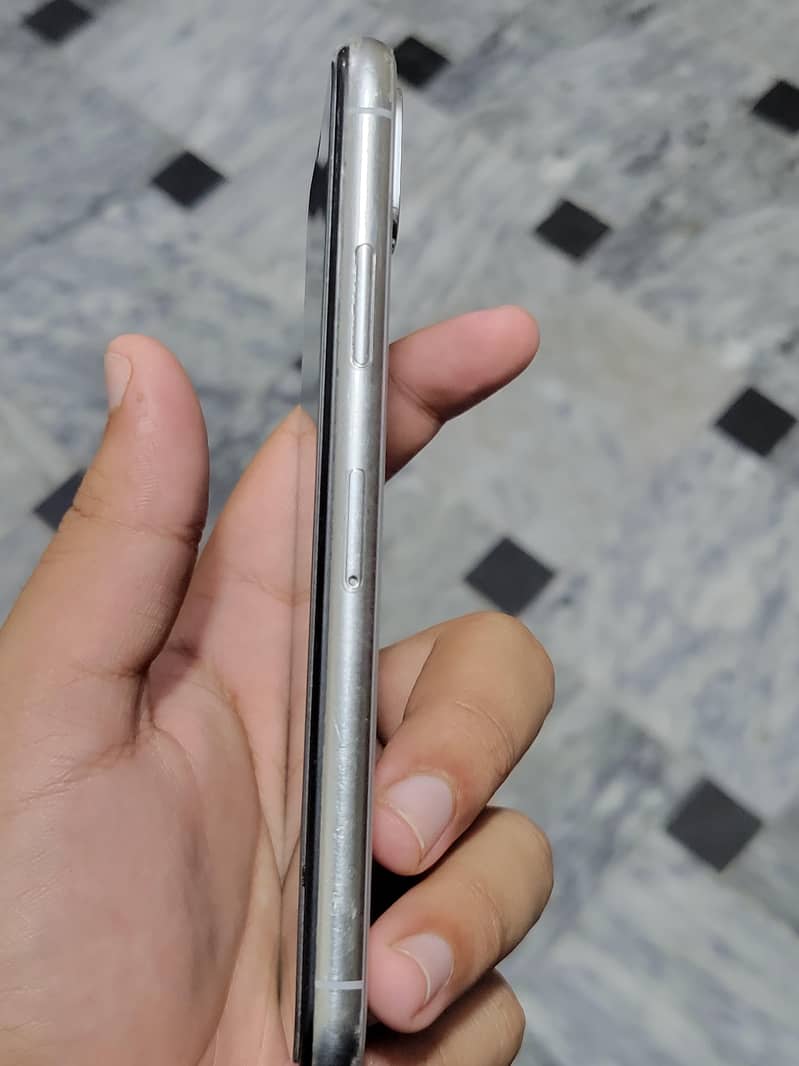 Apple iPhone X 0