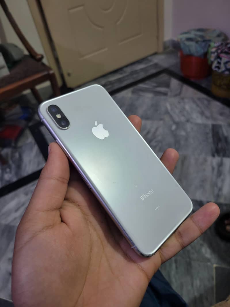 Apple iPhone X 4