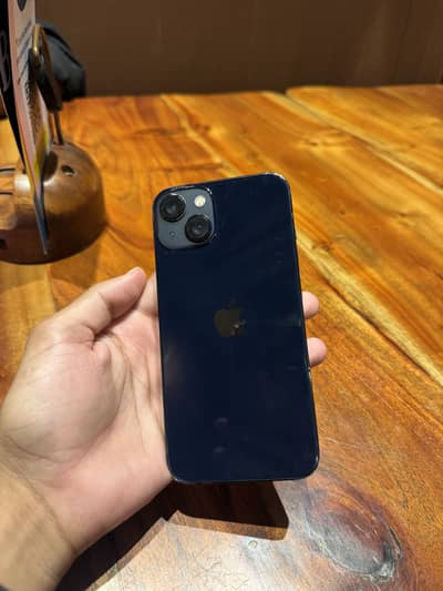 Apple iPhone 13