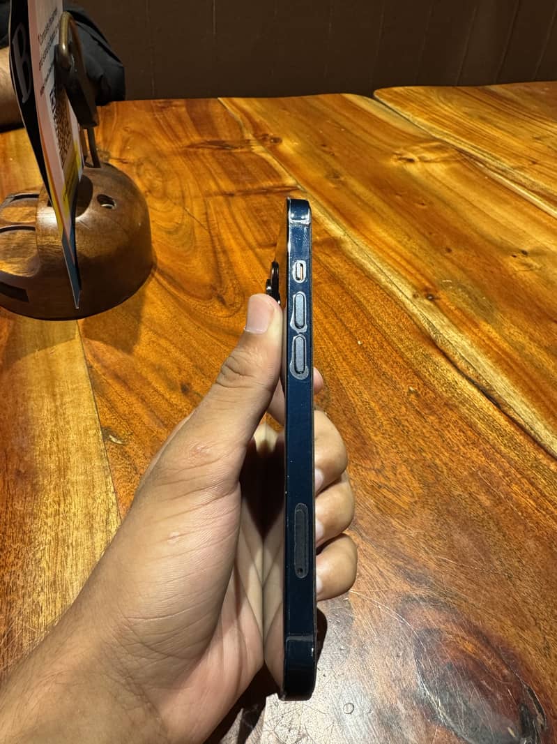 Apple iPhone 13 3