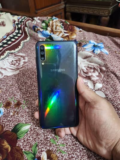 Samsung Mobile A70 Official PTA dual sim. clear display. exchange sale