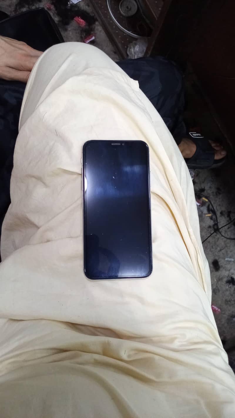 Apple iPhone X 0