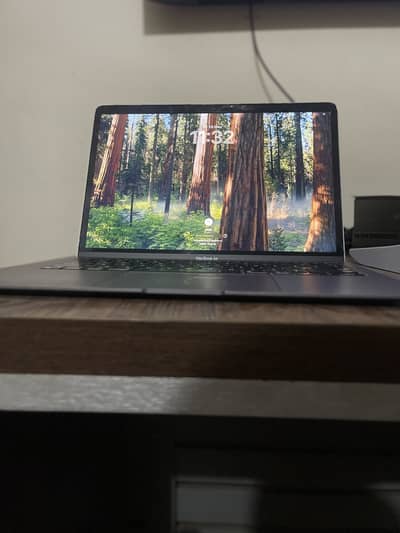 Macbook M1 8GB / 256 GB Display 13.3 Inch   2020
