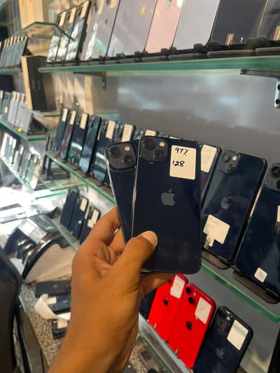 Apple iPhone 13