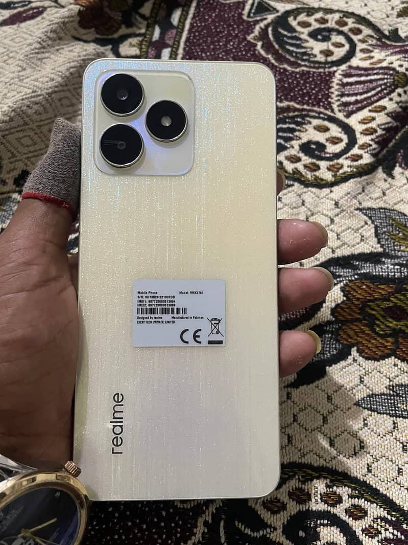 realme 0