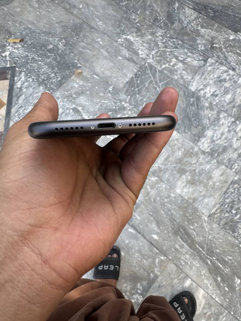 Apple iPhone 11 2