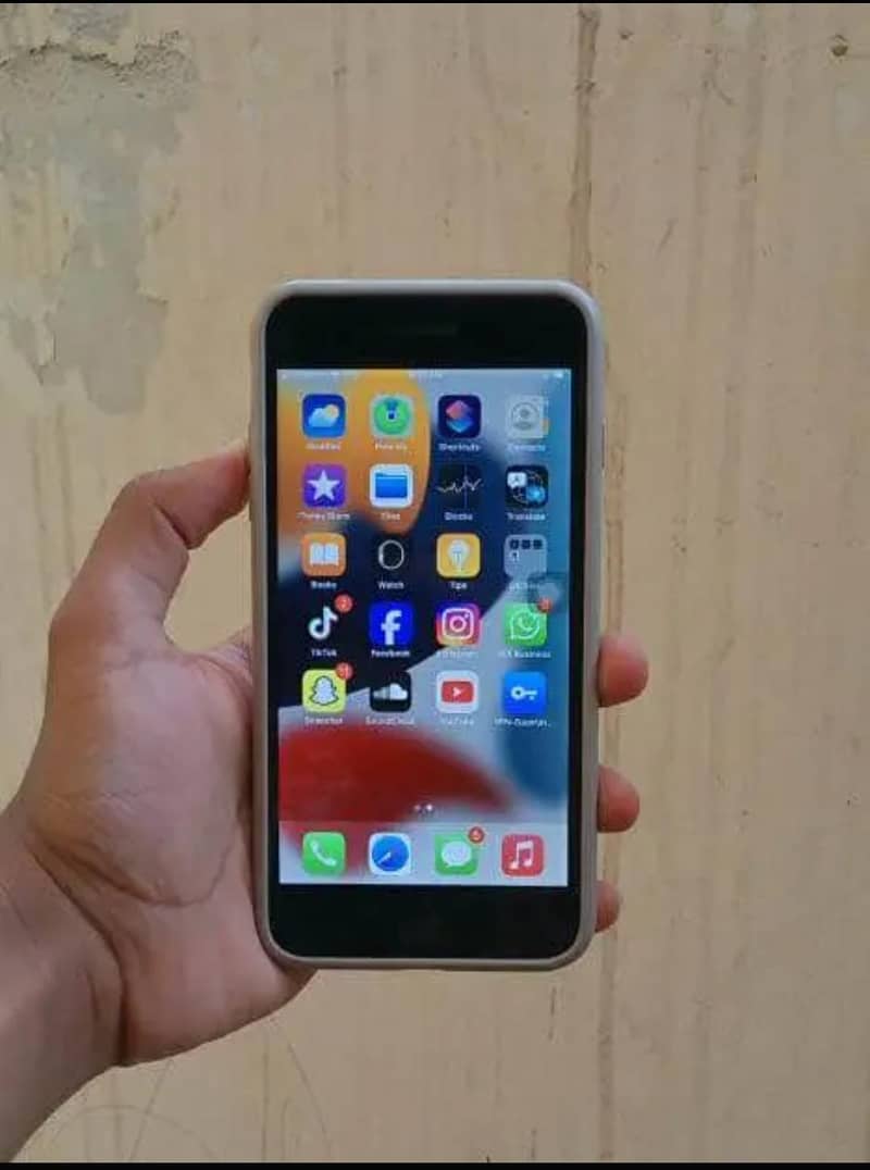 Apple iPhone 7 Plus 2