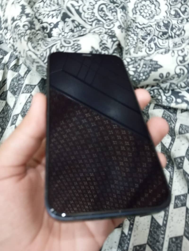 Apple iPhone 12 4