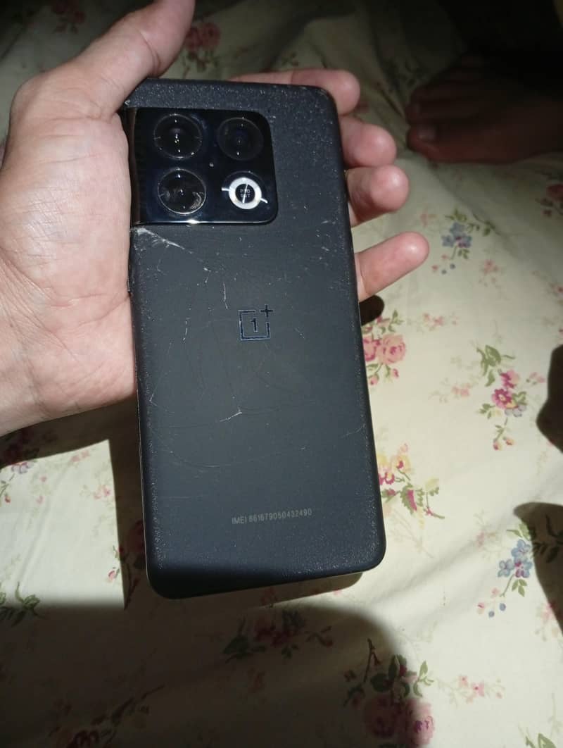 One Plus 10 Pro 4