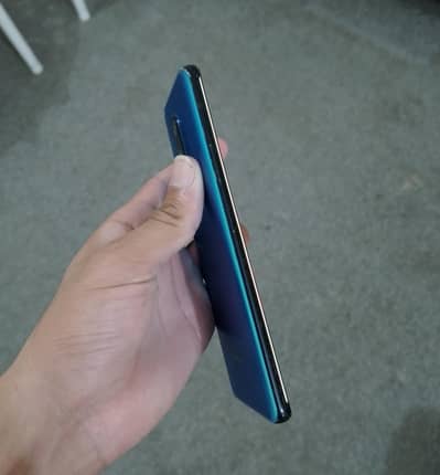 one Plus 8 pro Total original pannal pr line's bake all ok phone