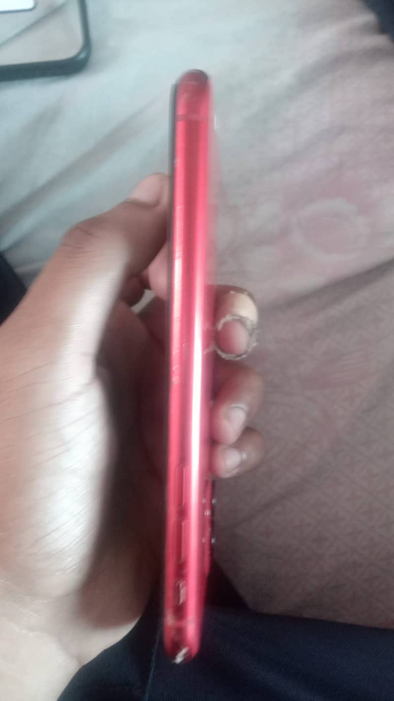 Apple iPhone 11 4