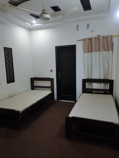 Affordable and luxurious Girls hostel rooms