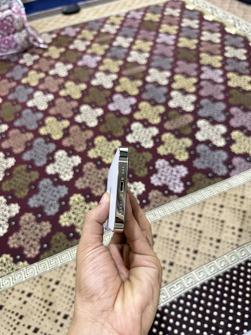 Apple iPhone 14 Pro 4