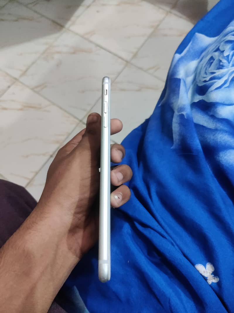Apple iPhone 6 Plus 3
