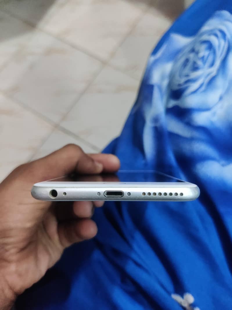 Apple iPhone 6 Plus 4
