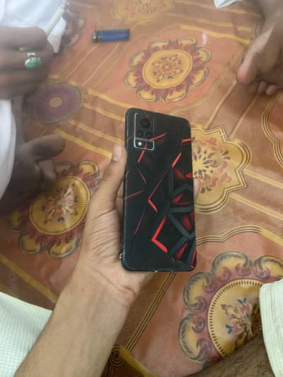 Vivo V21