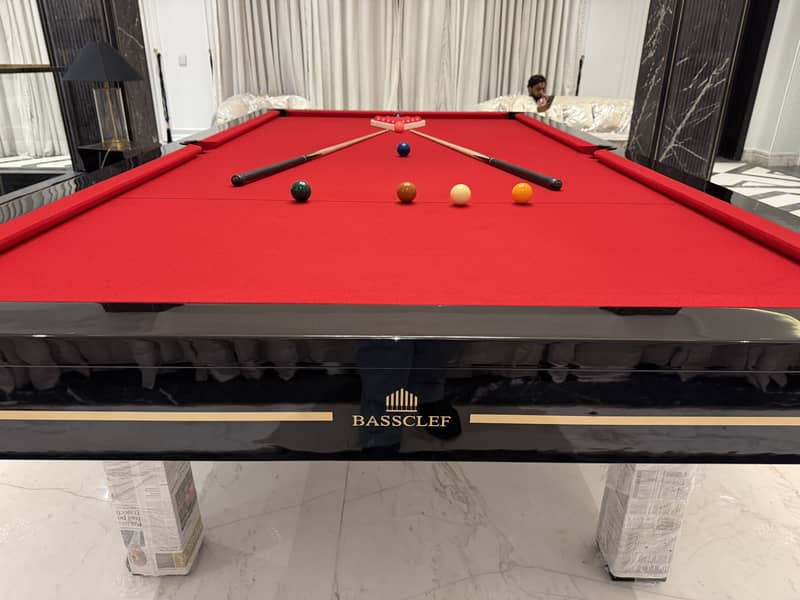 Pool table / billiards / snooker table / poler table / sofa 0