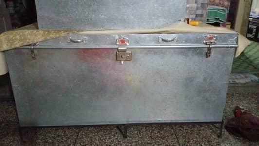 Large Storage Trunks. . . ,. Petti