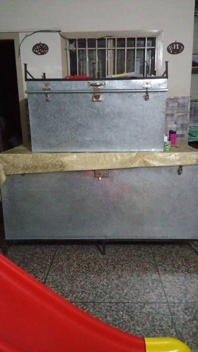 Large Storage Trunks. . . ,. Petti 2