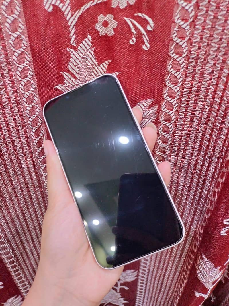 Apple iPhone 13 2