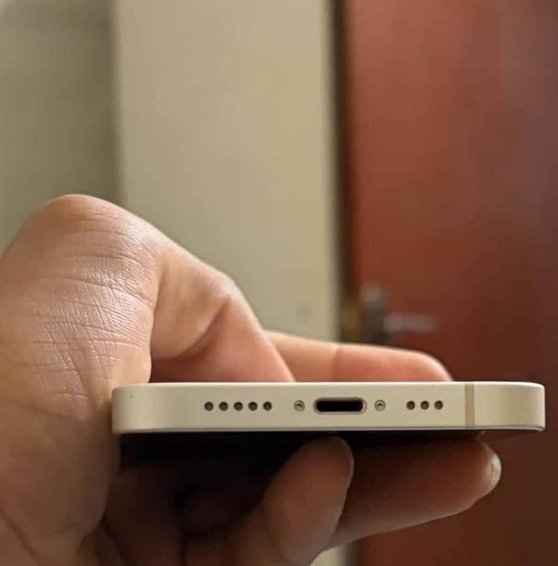 Apple iPhone 13 1