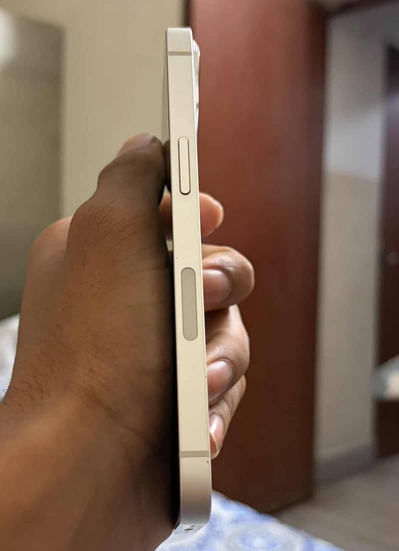Apple iPhone 13 2