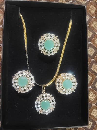 artifical locket set