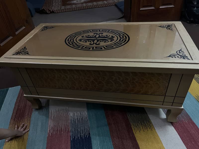 Dinning table 0