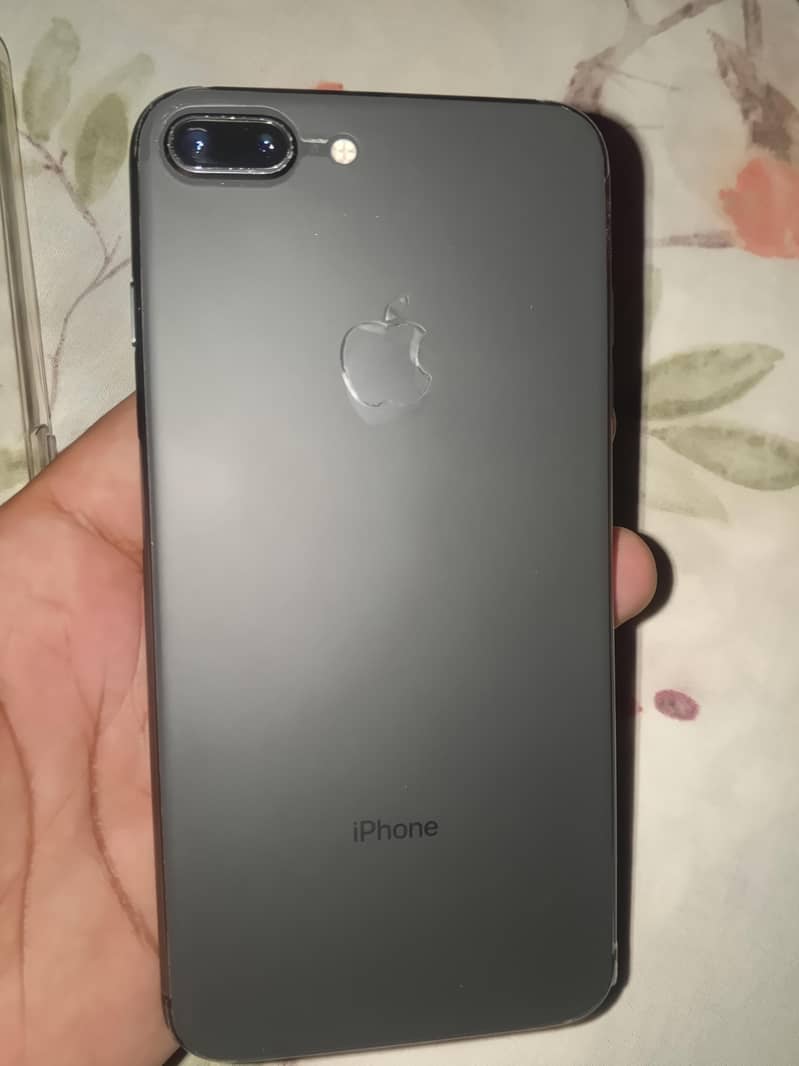 Apple iPhone 8 Plus 0