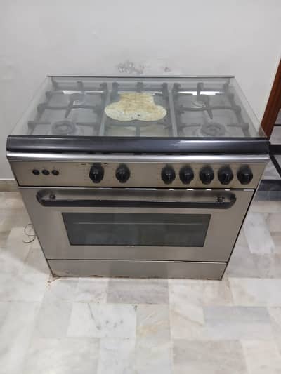 Cooking Range with Gas Oven very Good Condition