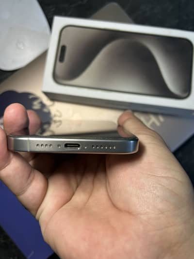 15 pro max 256GB with box | Natural Titanium