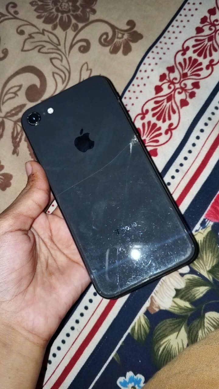 Apple iPhone 8 0