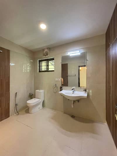 2bed lounge with roof