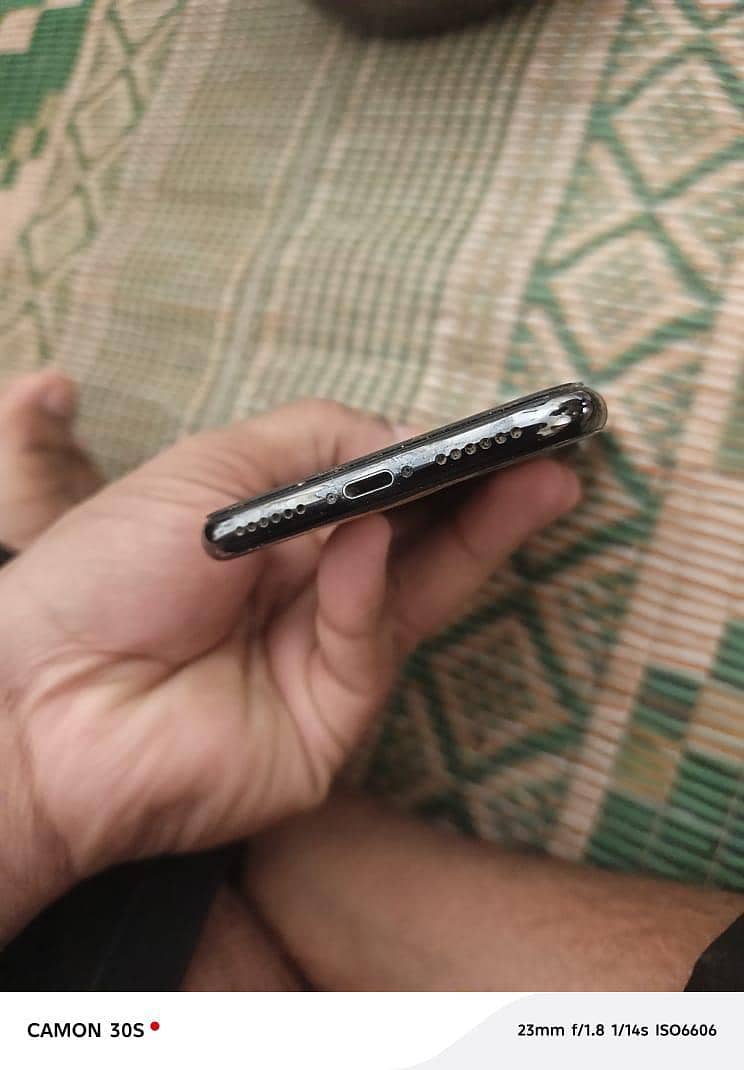 Apple iPhone X 5