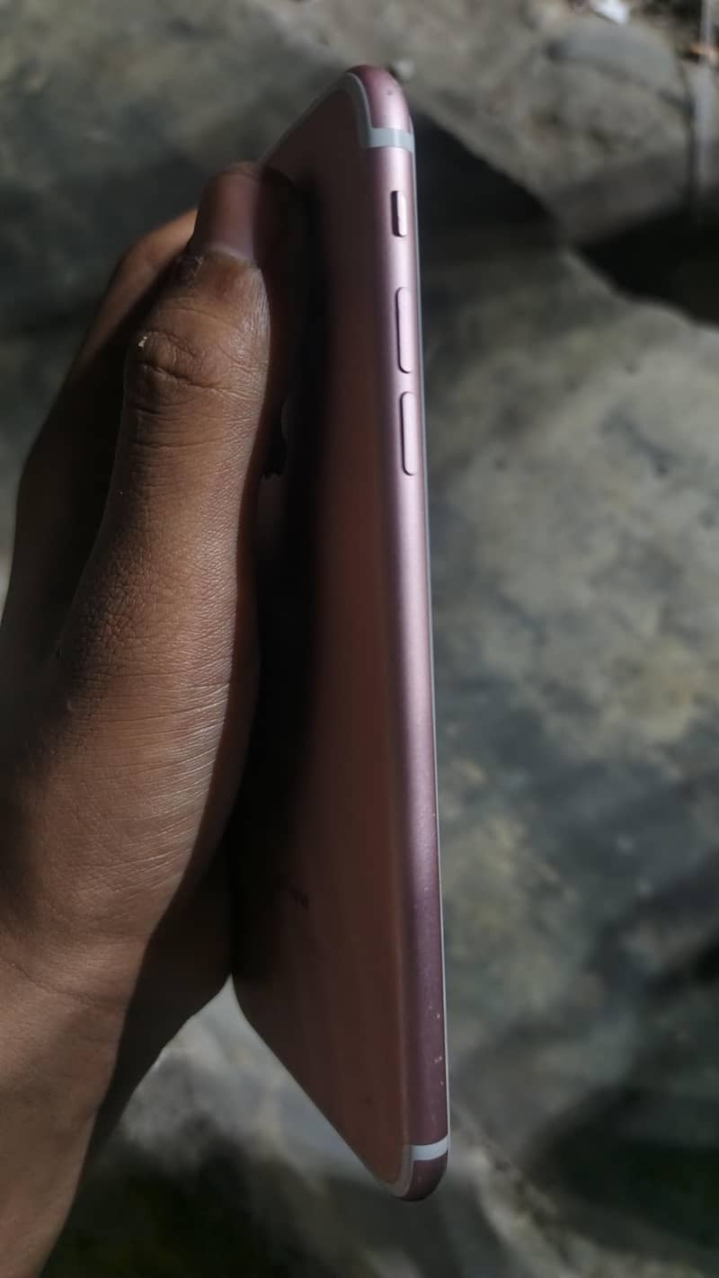 Apple iPhone 7 Plus 2