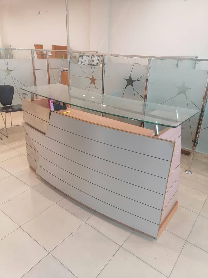 Front desk, Receptionist desk. 0