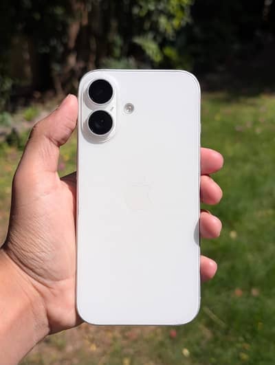 Apple iPhone 16