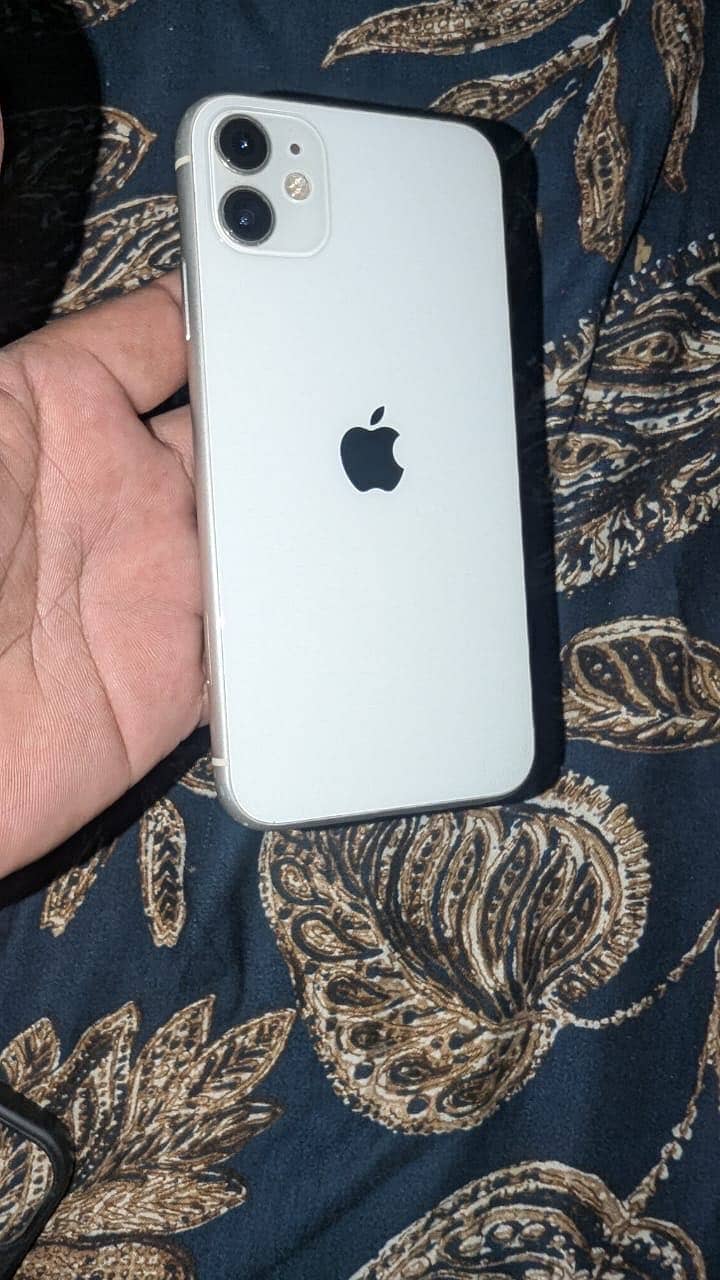 Apple iPhone 11 3