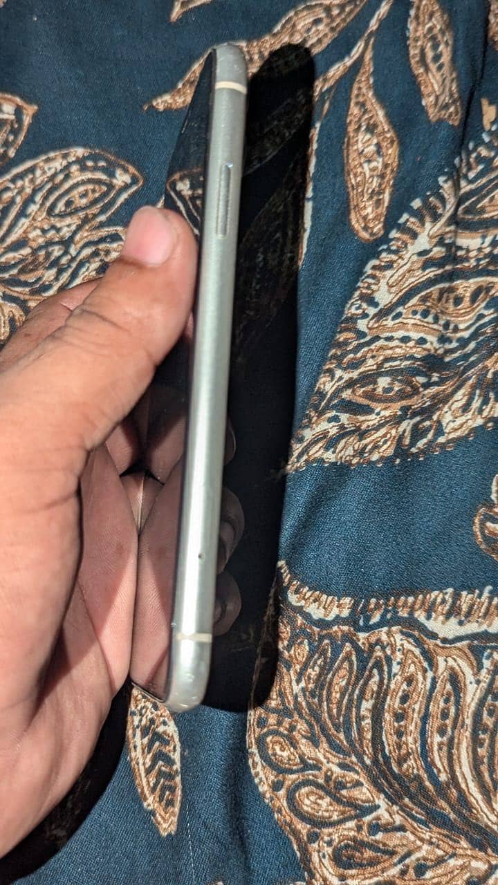 Apple iPhone 11 6