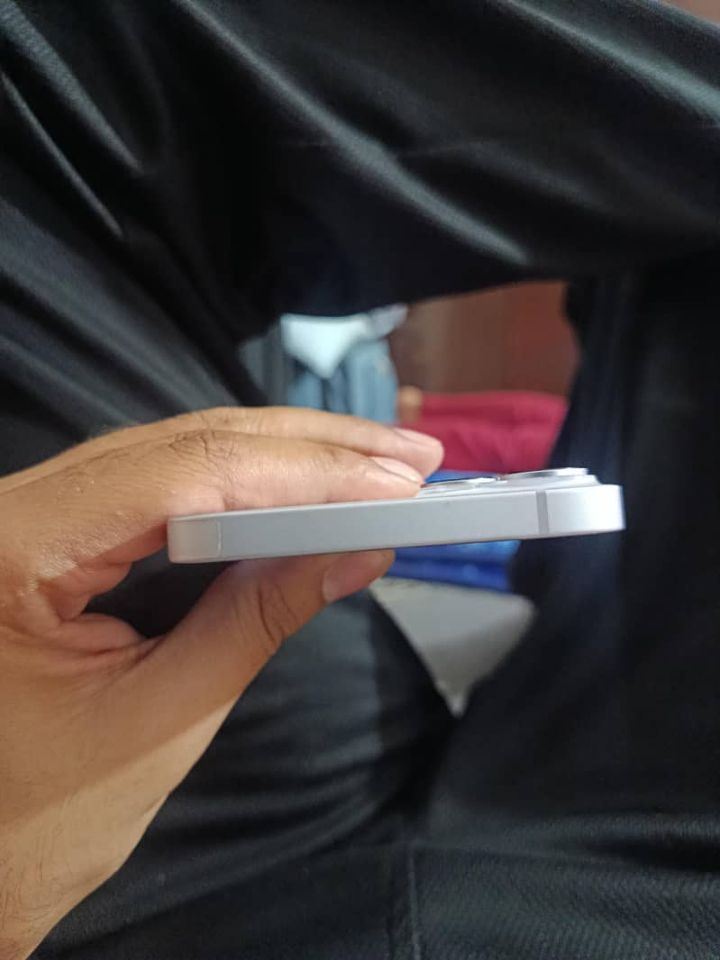 Apple iPhone 14 plus 3